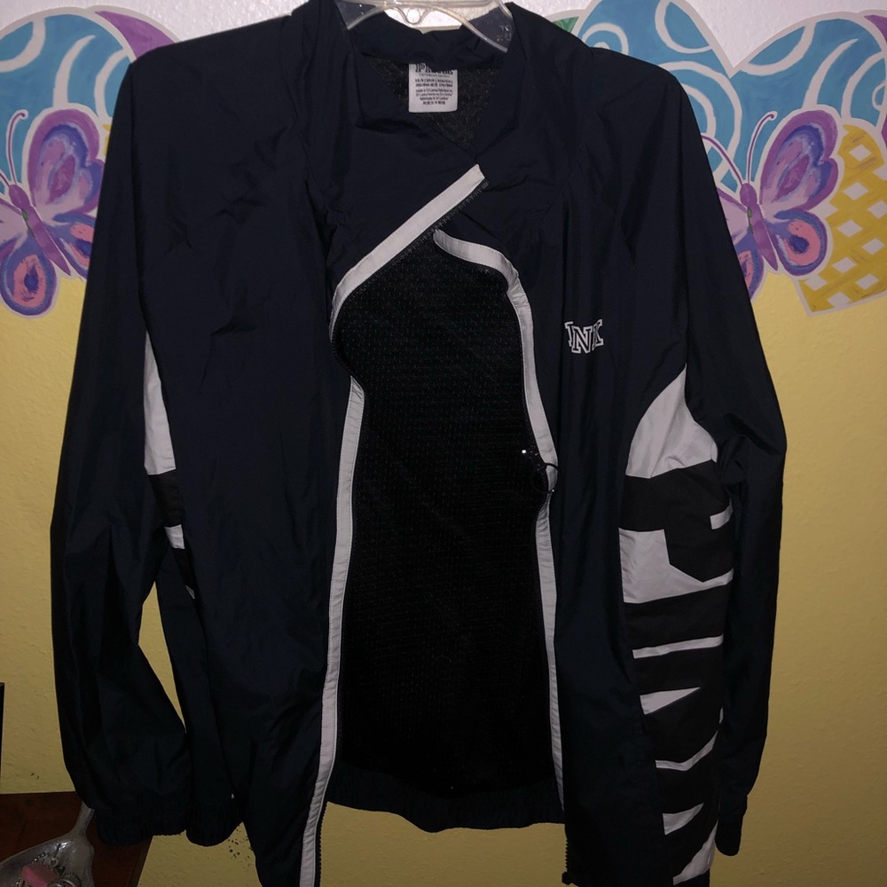 A windbreaker type jacket